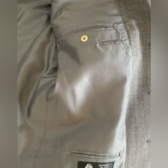 Black Herringbone 100%wool suit. - Picture 9 of 12